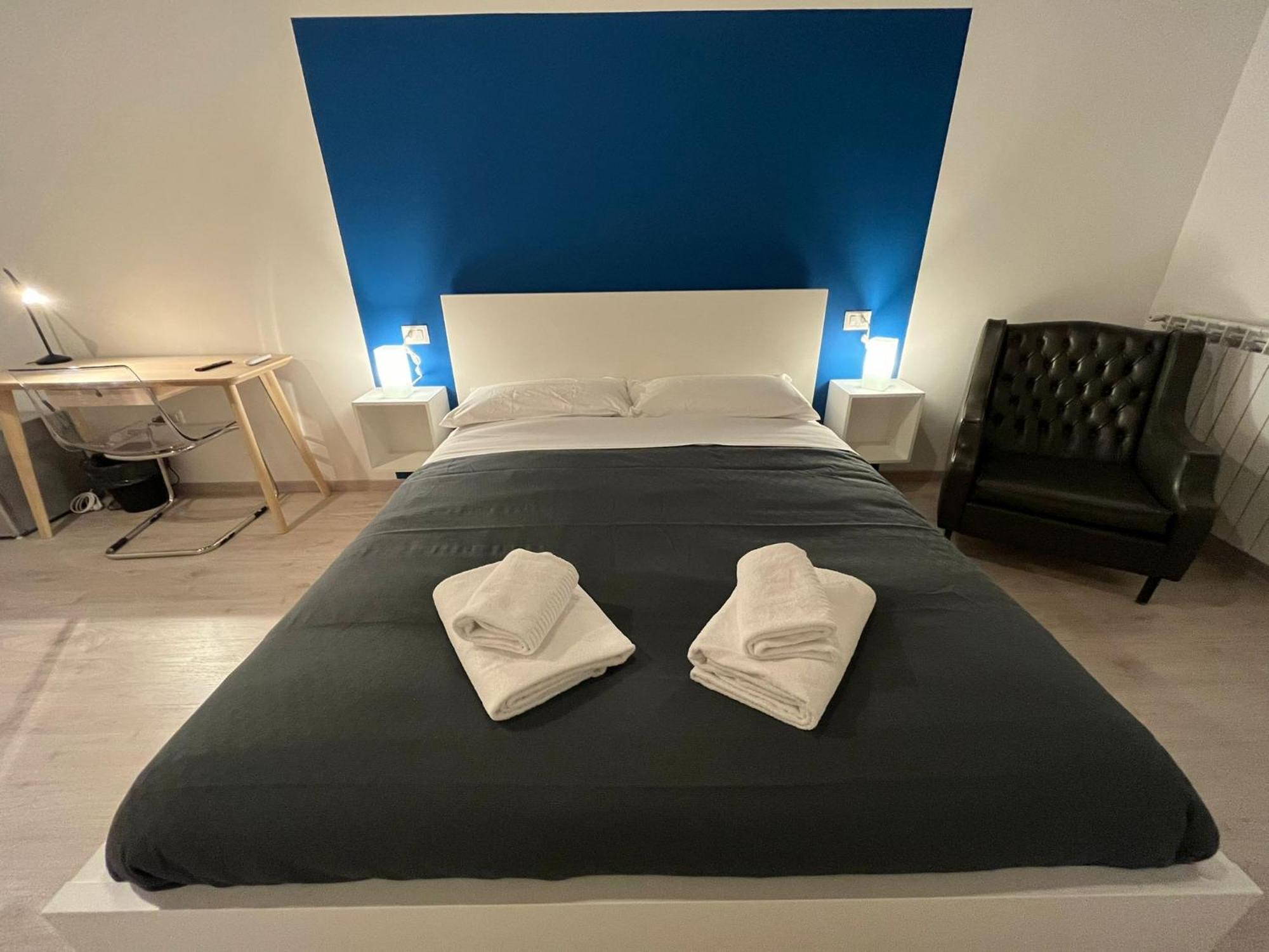 Bed and Breakfast Donna Luisa A Santa Chiara Nápoles Habitación foto